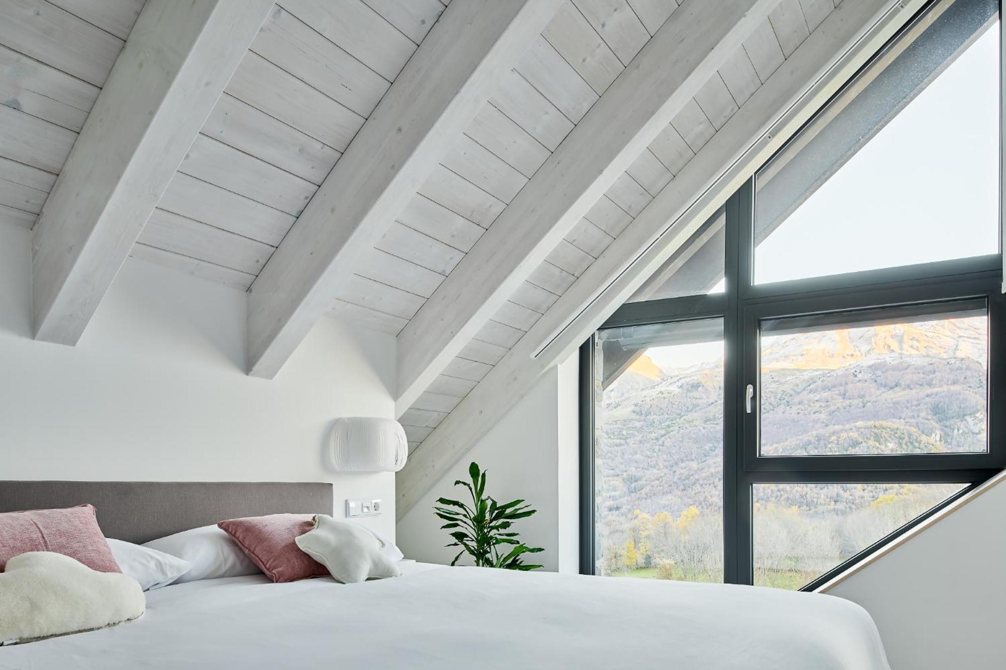 Casa De La Paz En El Valle De Tena Сандиньес Экстерьер фото